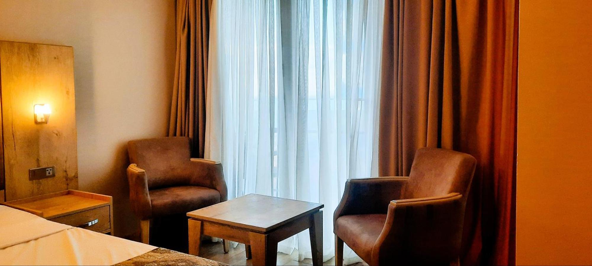 Ashtal Beach Hotel Batumi Ngoại thất bức ảnh