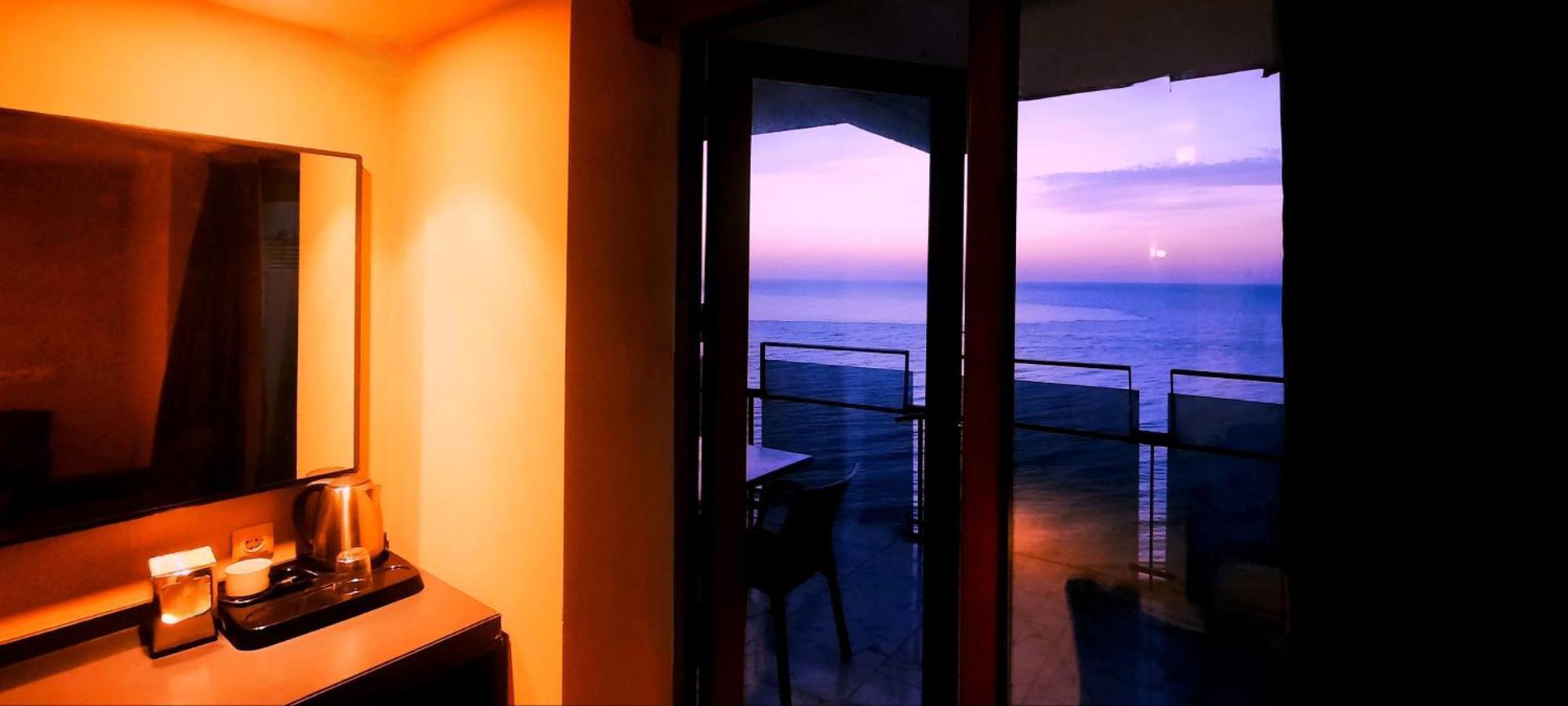 Ashtal Beach Hotel Batumi Ngoại thất bức ảnh