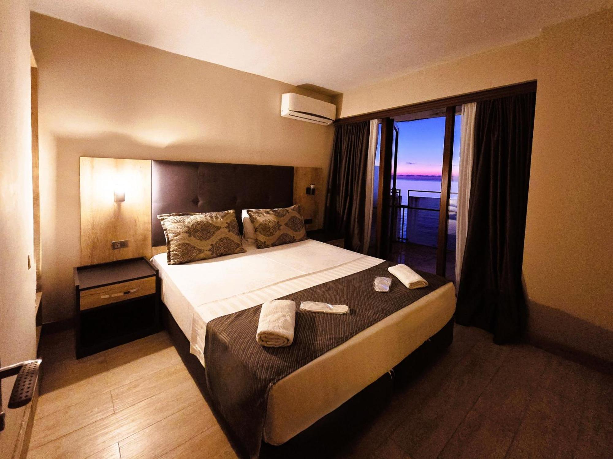 Ashtal Beach Hotel Batumi Ngoại thất bức ảnh